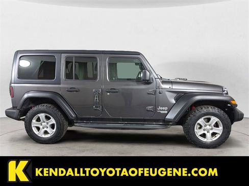 Used 2018 Jeep Wrangler Unlimited Sport S image 6