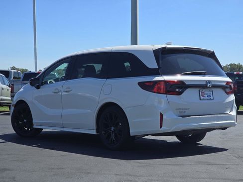 Used 2025 Honda Odyssey Sport-L image 17