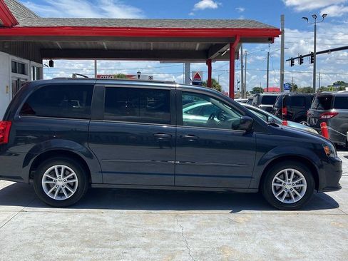 Used 2014 Dodge Grand Caravan SXT FWD image 5