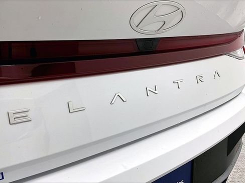 Used 2024 Hyundai Elantra SEL image 30