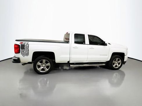 Used 2018 Chevrolet Silverado 1500 LT w/ All Star Edition image 10