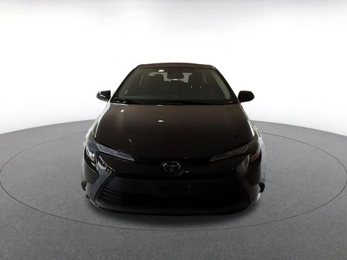 Used 2025 Toyota Corolla LE FWD image 9