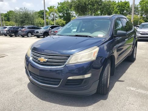 Used 2015 Chevrolet Traverse LS FWD image 3