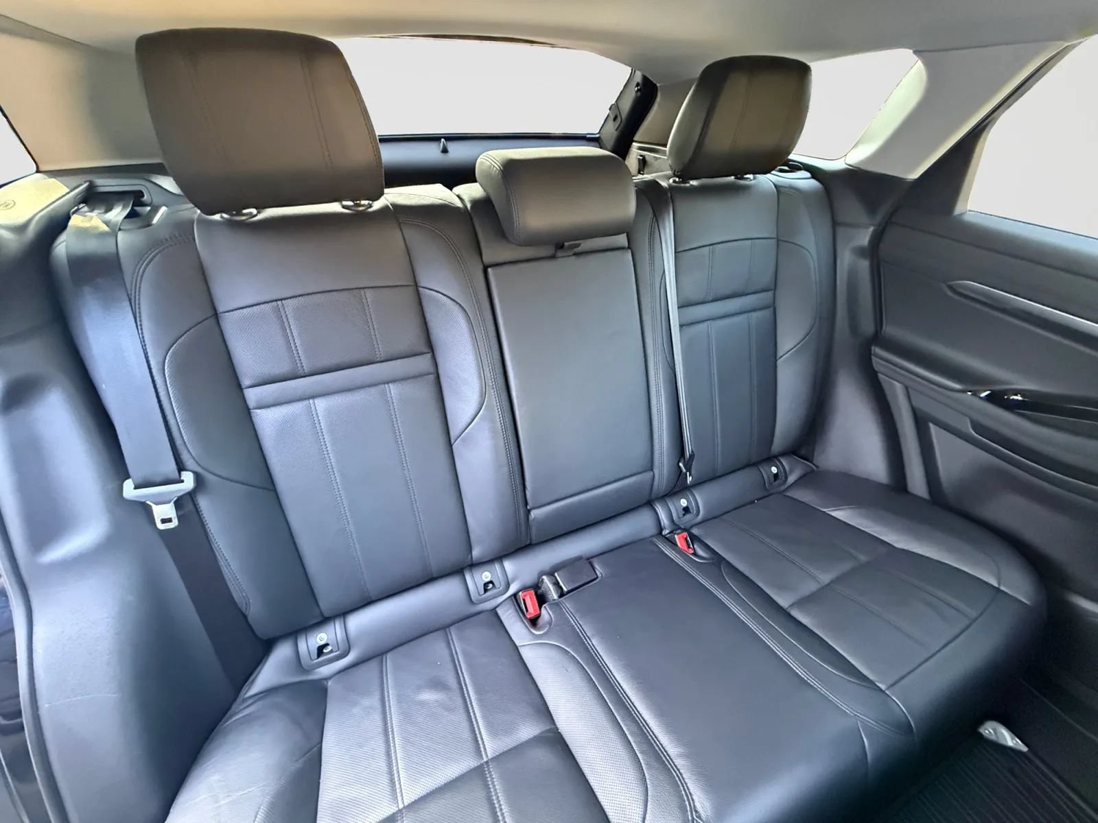Used 2020 Land Rover Range Rover Evoque SE AWD/4WD image 18