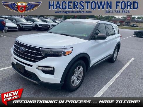 Certified 2023 Ford Explorer XLT w/ Equipment Group 202A AWD/4WD image 1