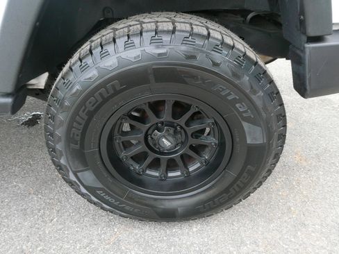 Used 2014 Jeep Wrangler Sport w/ Quick Order Package 24S AWD/4WD image 28