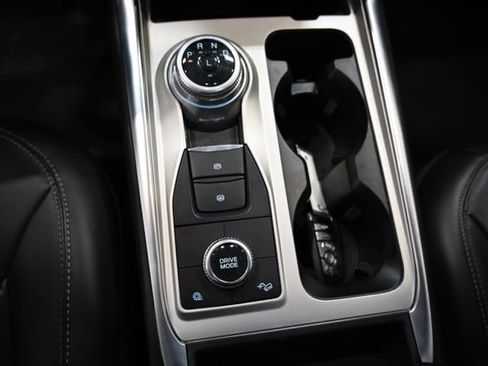 Used 2022 Ford Explorer XLT w/ Equipment Group 202A AWD/4WD image 19