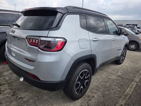 Used 2024 Jeep Compass Trailhawk AWD/4WD image 4