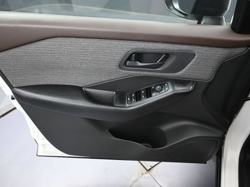 Used 2023 Nissan Rogue S FWD image 22