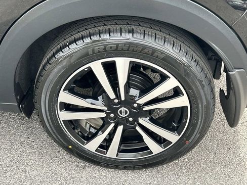Used 2020 Nissan Kicks SR FWD image 14