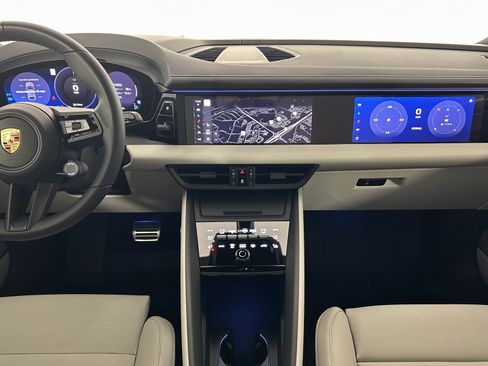 Used 2025 Porsche Macan 4S Electric image 22