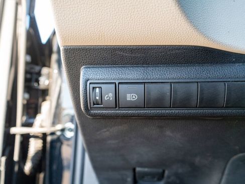 Used 2025 Toyota Corolla LE image 24