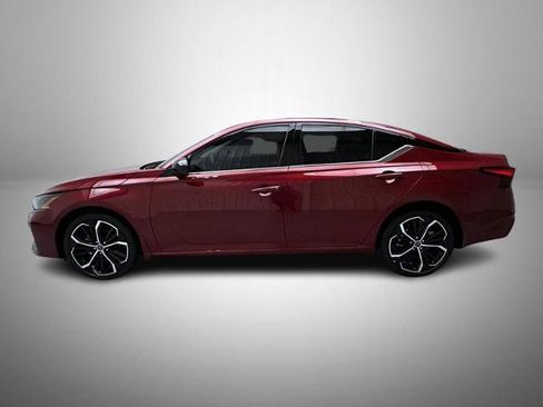 Certified 2024 Nissan Altima 2.5 SR w/ SR Premium Package AWD/4WD image 8