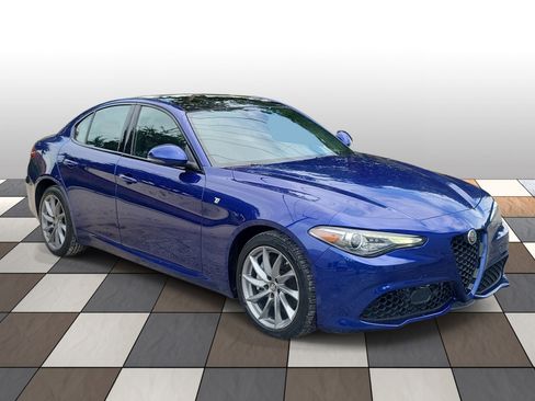 Used 2023 Alfa Romeo Giulia Ti AWD/4WD image 3