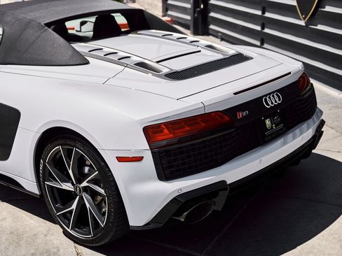 Used 2022 Audi R8 V10 performance w/ Carbon Exterior Package RWD image 13