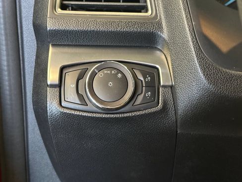 Used 2019 Ford Explorer XLT AWD/4WD image 17