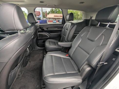 Used 2025 Kia Telluride S FWD image 13