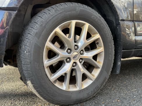 Used 2017 Ford Expedition Limited w/ Equipment Group 301A image 10