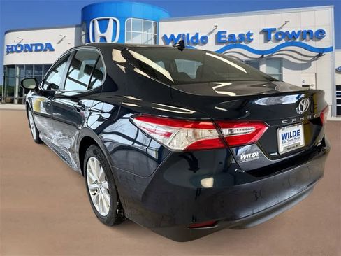 Used 2020 Toyota Camry LE image 6