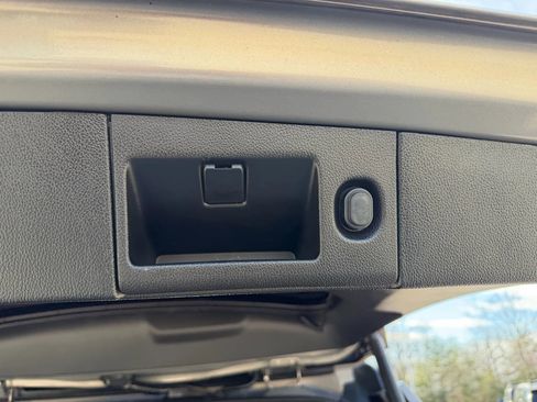 Used 2018 Chevrolet Tahoe LT image 14