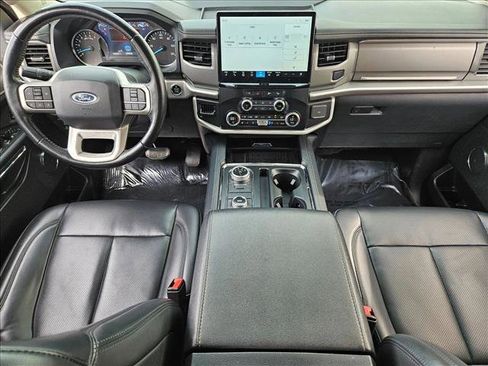Used 2024 Ford Expedition XLT image 17