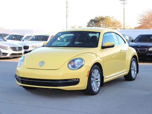 Used 2014 Volkswagen Beetle TDI image 3