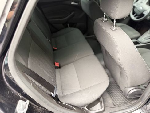 Used 2017 Ford Focus SE FWD image 12