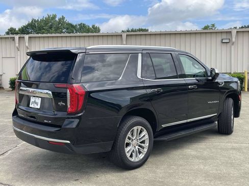 Used 2023 GMC Yukon SLT AWD/4WD image 3