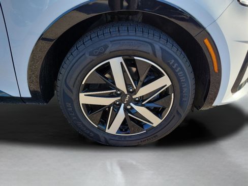 Used 2023 Kia Sorento S w/ Panoramic Sunroof Package FWD image 29