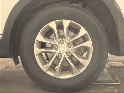 Used 2019 Hyundai Santa Fe SE image 27