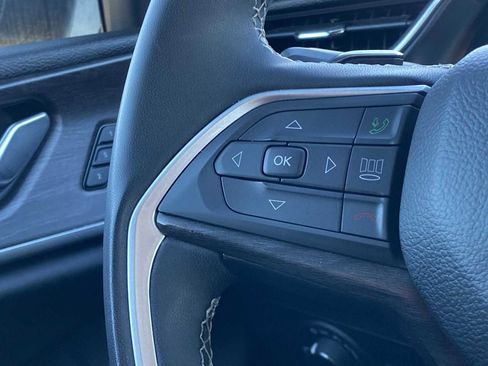 Certified 2024 Jeep Grand Cherokee L Limited w/ Luxury Tech Group II image 30