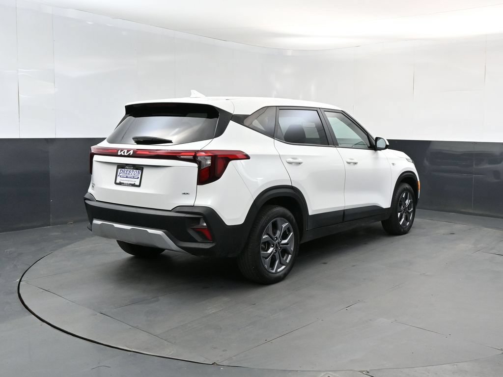 Used 2025 Kia Seltos LX AWD/4WD image 5