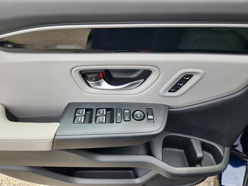 Used 2025 Honda Pilot Touring image 19