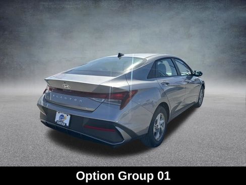 Used 2026 Hyundai Elantra SE image 6