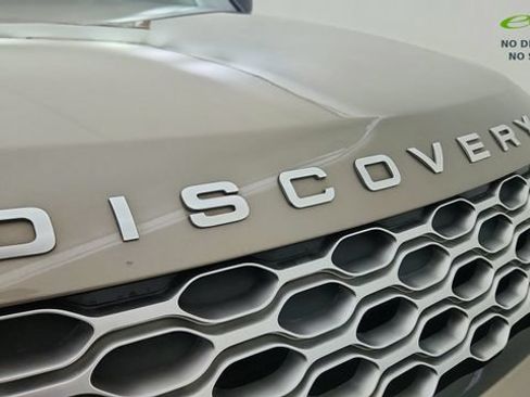 Used 2024 Land Rover Discovery Metropolitan Edition AWD/4WD image 24