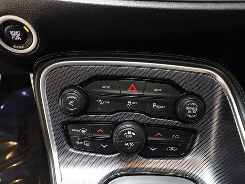 Used 2015 Dodge Challenger SXT Plus w/ Technology Group image 12