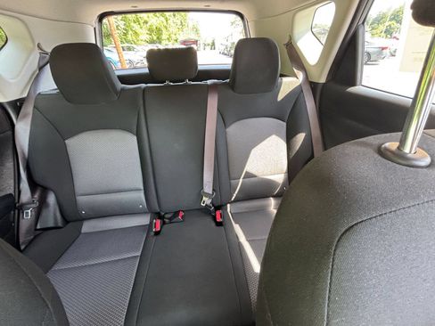 Used 2025 Kia Soul LX w/ LX Technology Package FWD image 32