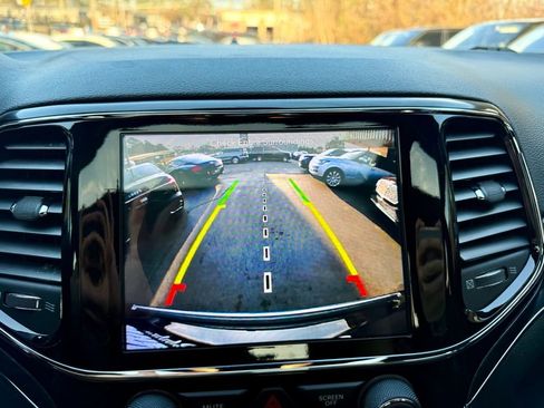 Used 2019 Jeep Grand Cherokee Limited image 21