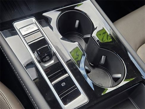 Certified 2025 Volkswagen Atlas SEL image 22