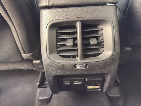 Used 2021 Jeep Cherokee Latitude Lux w/ Comfort/Convenience Group AWD/4WD image 28