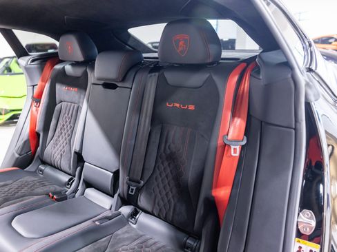 Used 2024 Lamborghini Urus S AWD/4WD image 35