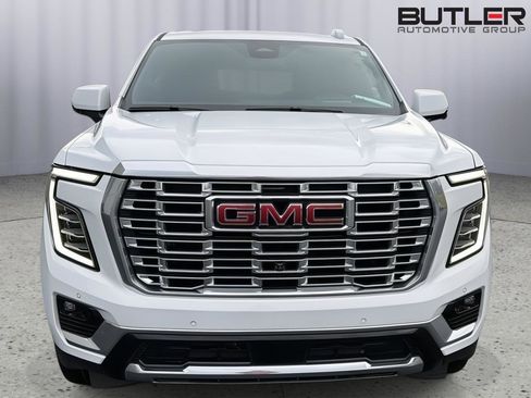 Used 2025 GMC Yukon Denali w/ Sun & Power Step Package RWD image 9
