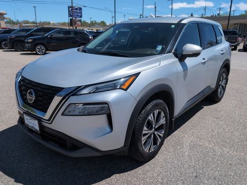Used 2021 Nissan Rogue SV AWD/4WD image 2