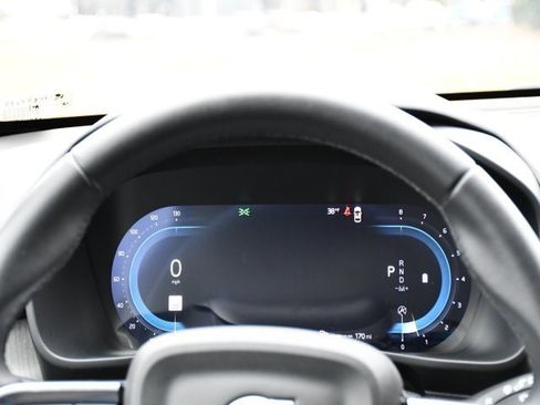 Certified 2025 Volvo XC40 B5 Plus image 26