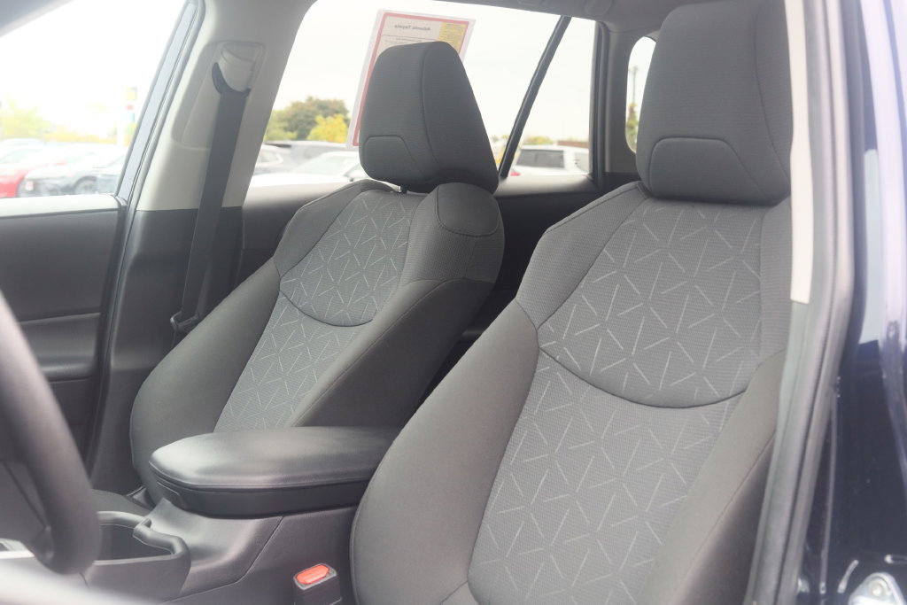 Used 2024 Toyota RAV4 XLE w/ Convenience Package AWD/4WD image 19
