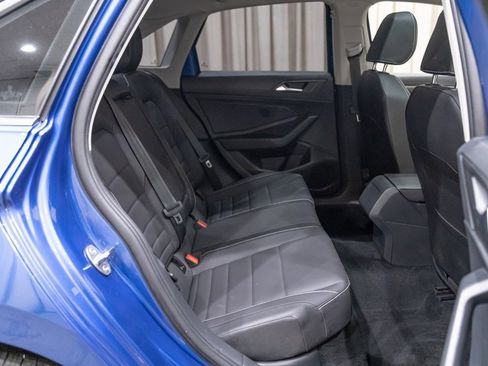 Used 2024 Volkswagen Jetta SE w/ Panoramic Sunroof Package image 13