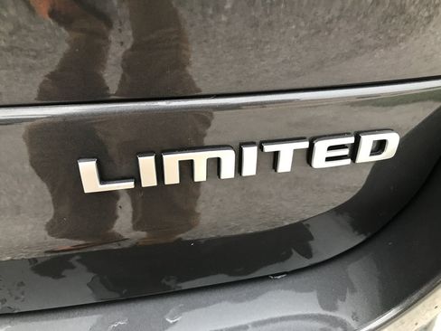Used 2024 Jeep Grand Cherokee L Limited w/ Luxury Tech Group II AWD/4WD image 10