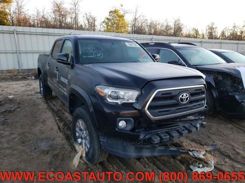 Used 2016 Toyota Tacoma SR5 w/ SR5 Appearance Package (SN) image 3