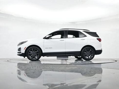 Used 2022 Chevrolet Equinox RS w/ LPO, Floor Liner Package FWD image 37
