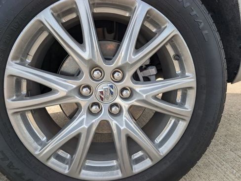 Used 2023 Buick Enclave Essence w/ Experience Buick Package image 7